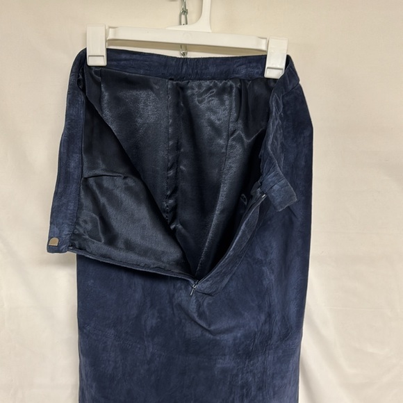 Blue Suede (leather) skirt - Picture 7 of 8